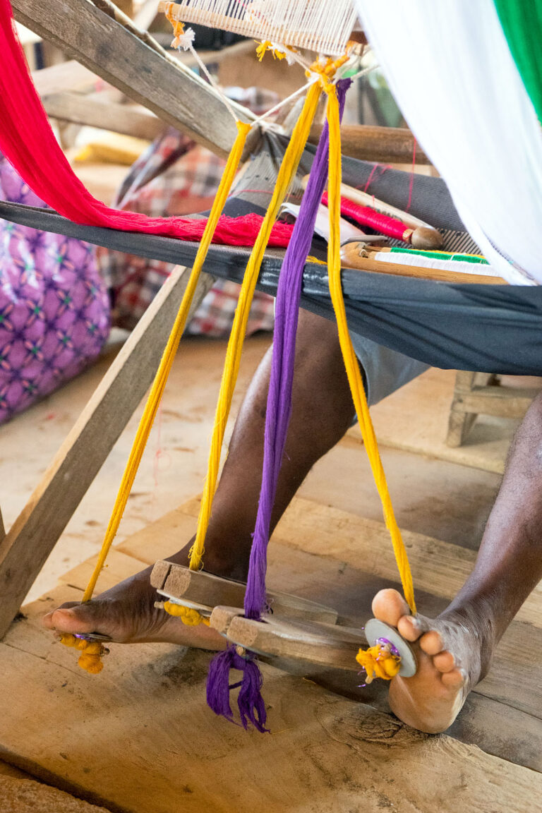 Kente Weaving In Bonwire - Fashion With A Historic Meaning