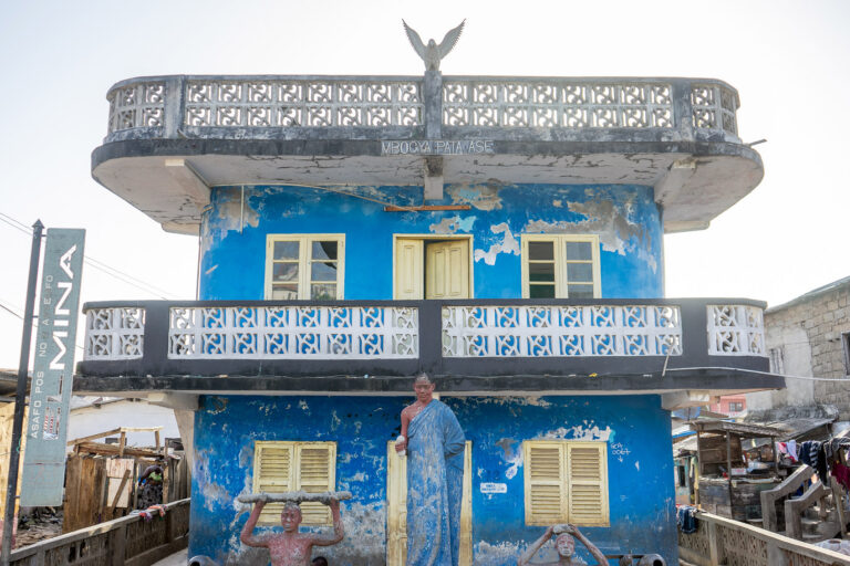 Read more about the article The Posuban Shrines of Elmina
