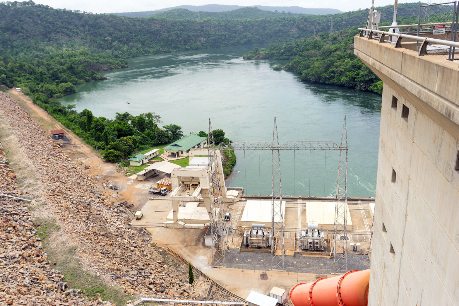 tour of akosombo dam